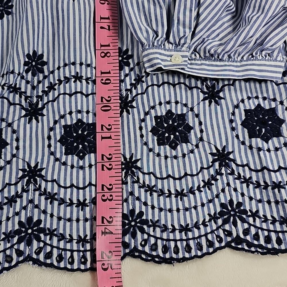 Crown & Ivy Curvy Embroidered Blouse 1X - Picture 8 of 9